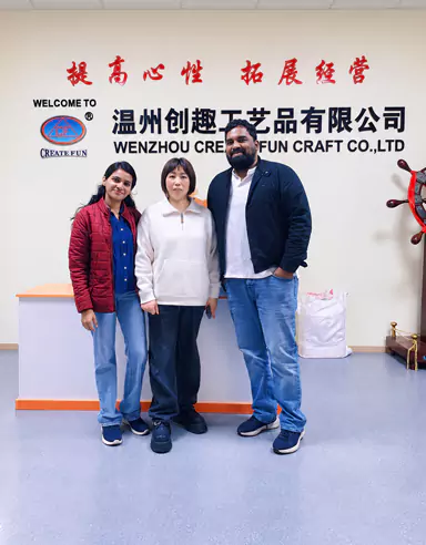 Kupci so pregledali tovarniško lokacijo Wenzhou Create Fun Craft Co., Ltd